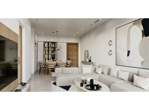 Located at an elevated location, nestled within beautiful… - Huizen