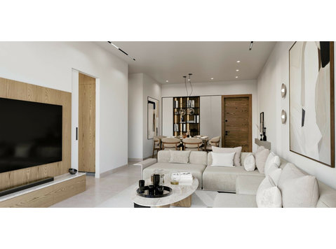 Located at an elevated location, nestled within beautiful… - Dům