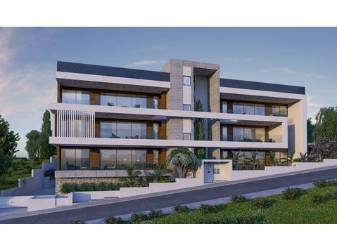 Located in Agia Fyla, one of the most sought-after areas of… - Rumah