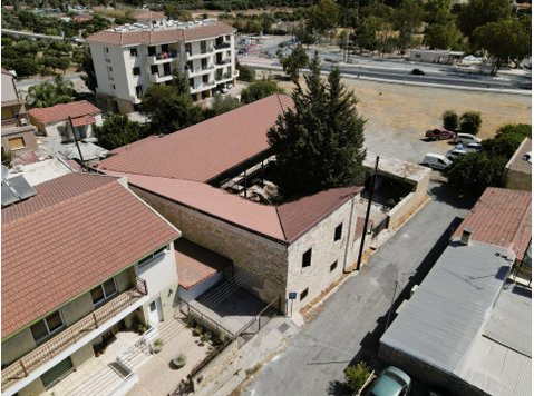 Located in Germasogeia Village, the property holds a rich… - בתים