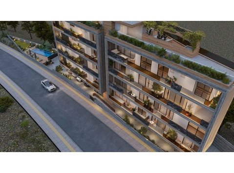 Located on the 2nd floor, this elegant 1-bedroom apartment… - Casas