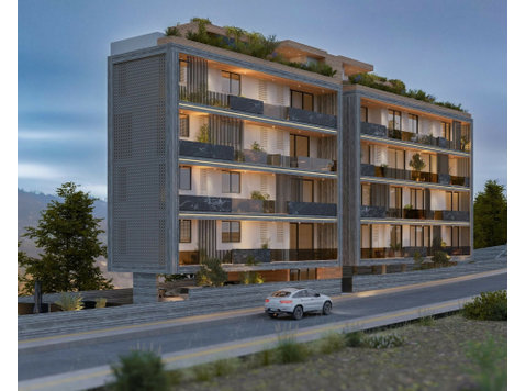 Located on the 2nd floor, this elegant 1-bedroom apartment… - Casas