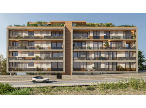 Located on the 2nd floor, this elegant 2-bedroom,… - Casas