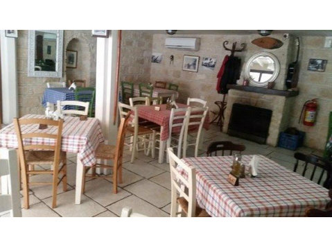 Lovely restaurant in Katholiki area in Limassol.It features… - Nhà