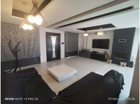 Lovely six  bedroom detached house in Episkopi is available… -  	家