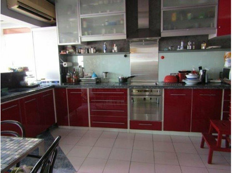Lovely spacious 5 bedroom penthouse available for sale in… - Nhà