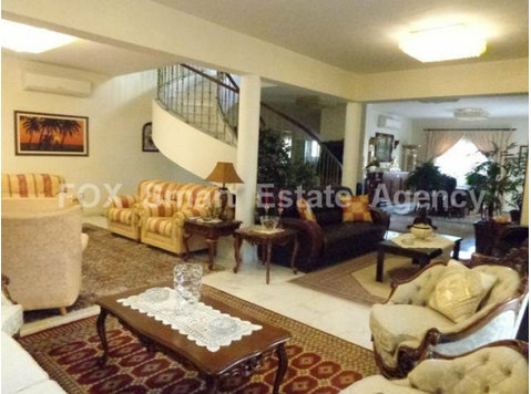 Luxury 5 bedroom detached house in Petrou and Pavlou area… - Houses