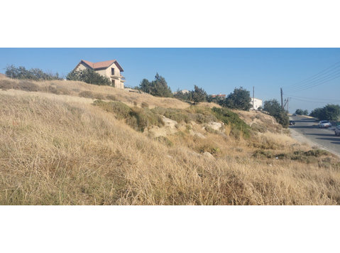 Nice plot in Erimi area in Limassol  952 square meters in… - منازل