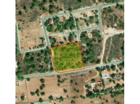 Nice residential piece of land located in Souni, is now on… - Huse