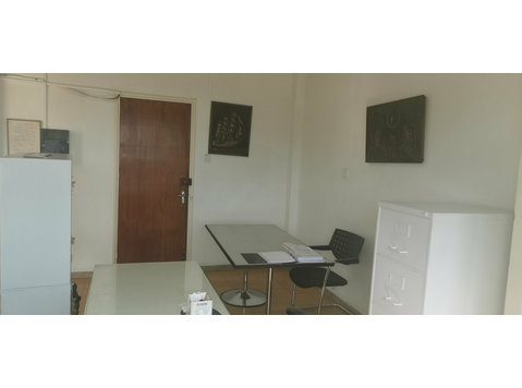 Office in Omonia area in Limassol with  400 covered area… - வீடுகள் 