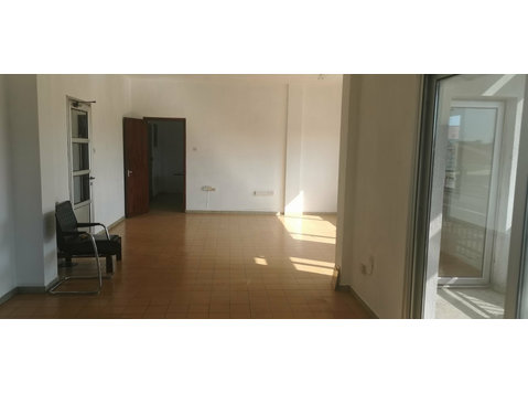 Office in Omonia area in Limassol with covered area 120… - منازل
