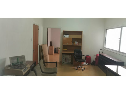 Office in Omonia area in Limassol with covered area 80… - Müstakil Evler