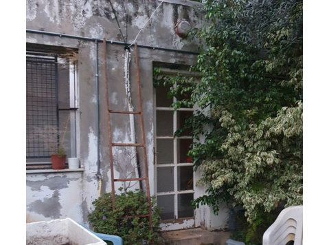Old house ready for full renovation or with opportunity to… - Dom