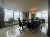 Outstanding commercial building of 7 floors with total area… - Maisons