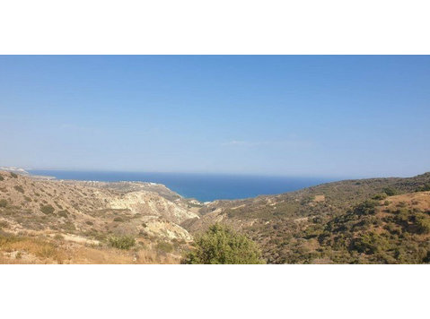Outstanding project under study in the charming seaside… - Куќи