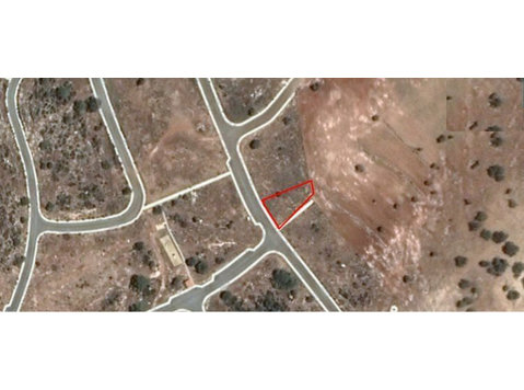 Plot available in Pissouri village, in Limassol.The plot… - Houses