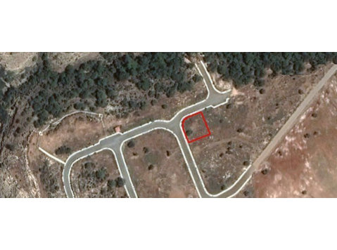 Plot available in Pissouri village, in Limassol.The plot… - Σπίτια