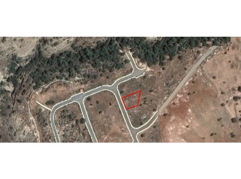 Plot available in Pissouri village, in Limassol.The plot… - Houses