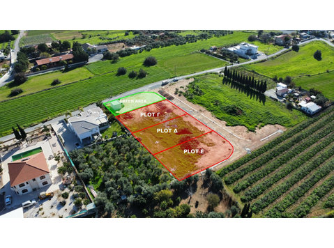Plot Ε is a corner plot covering 625m², offering enhanced… - Houses