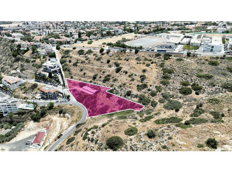 Residential land, extending to about 2,415 sq.m. in total,… - בתים