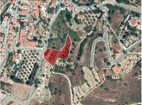 Residential land in Agios Amvrosios village, in Limassol.… - Rumah