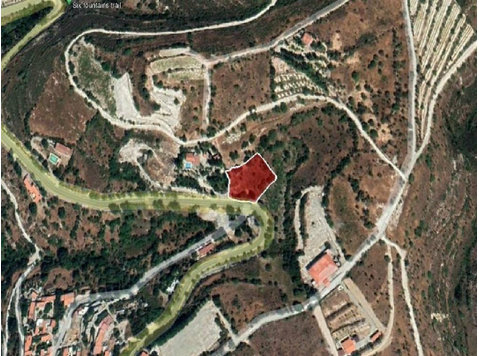 Residential land  in the quiet area of Arsos village in… - வீடுகள் 