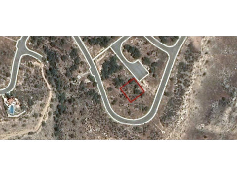 Residential plot in Pissouri village, in Limassol.It has an… - Häuser