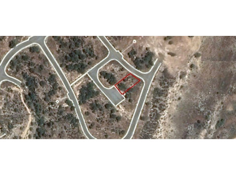 Residential plot in Pissouri village, in Limassol.It has an… - บ้าน