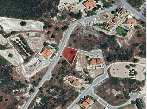 Residential plot in Pissouri village of Limassol district.… - Müstakil Evler