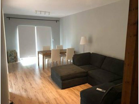 The apartment has been fully renovated which includes the… - Házak