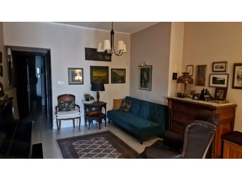 The apartment is located in an up and coming area just off… - منازل