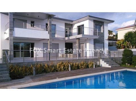 The house is located at Roussos Villas, Ayios Tychonas, one… - Σπίτια
