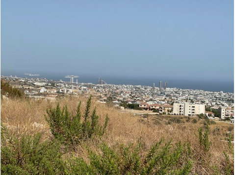 The most prime plots in Limassol, offering 95 panoramic… - Куќи