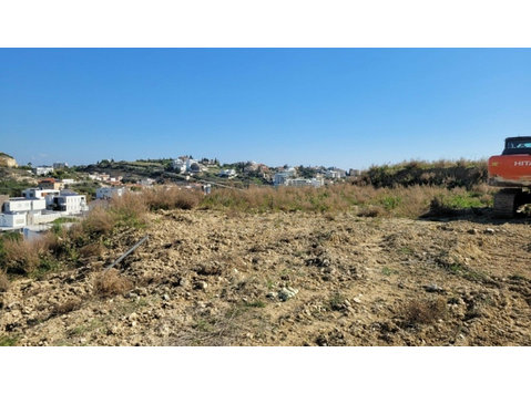The plot is located in the heart of Limassol the quiet… - Case
