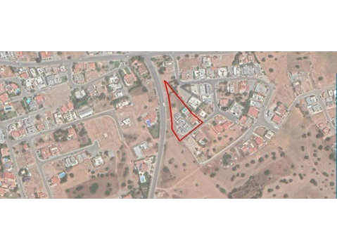 The property is a 1/3 share of a residential land in… - בתים