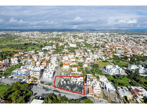 The property is a commercial land in Ypsonas, Limassol. 
… - Casas