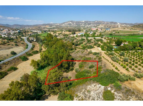 The property is a residential land in Monagroulli. It is… -  	家