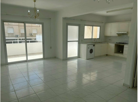 This 83sq.m 2-bedroom apartment, positioned on the first… - בתים
