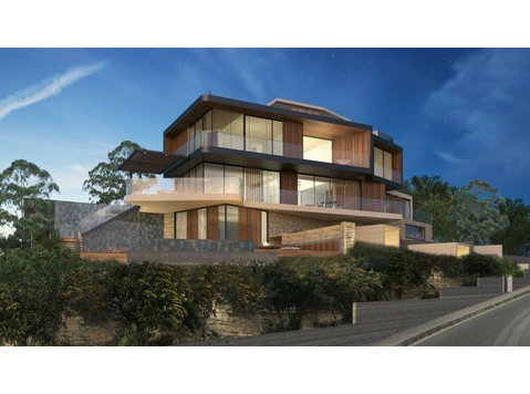 This exclusive five bedroom villa project dominates the… - Dom