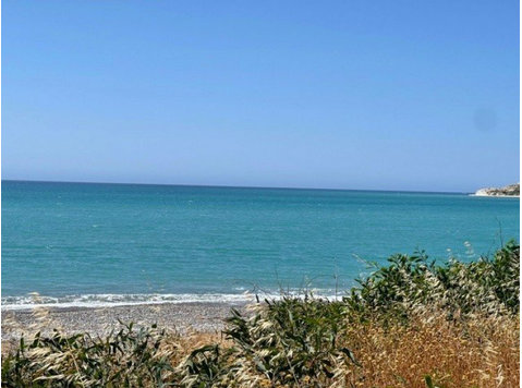 This outstanding plot of land in Pissouri sits directly on… - Hus