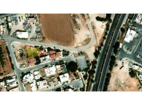 This plot in Apostolos Varnavas area, Kato Polemidia,… - Houses