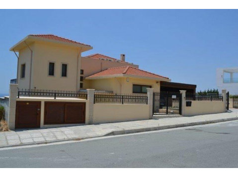This stunning 6 bedroom residence is now available for sale… - Talot