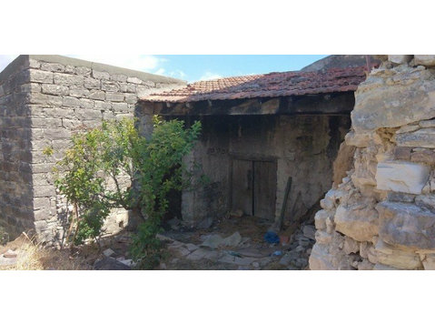 Traditional old stone house with amazing panoramic view in… - Majad