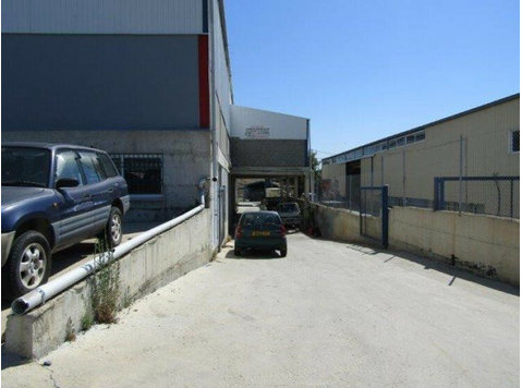 Warehouse available in the Industrial area of Ypsonas.… - Nhà