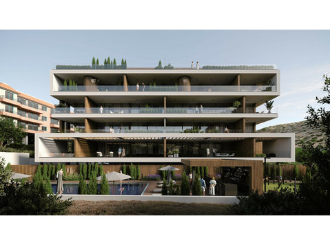 We are thrilled to introduce this luxurious,… - Nhà