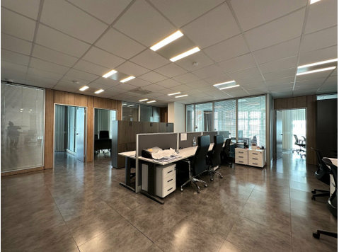 Whole floor of luxury offices ( two separate title deeds).… - Huse