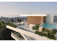 With just 7 exquisite park-view apartments spread across 4… - Σπίτια