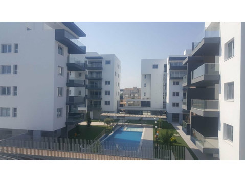 lovely near new 1 bedroom apartments on a lovely complex… - בתים