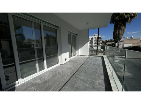 A brand-new two-bedroom apartment in a prime location in… - منازل