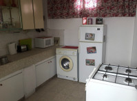 Nicosia Independent Small House - בתים